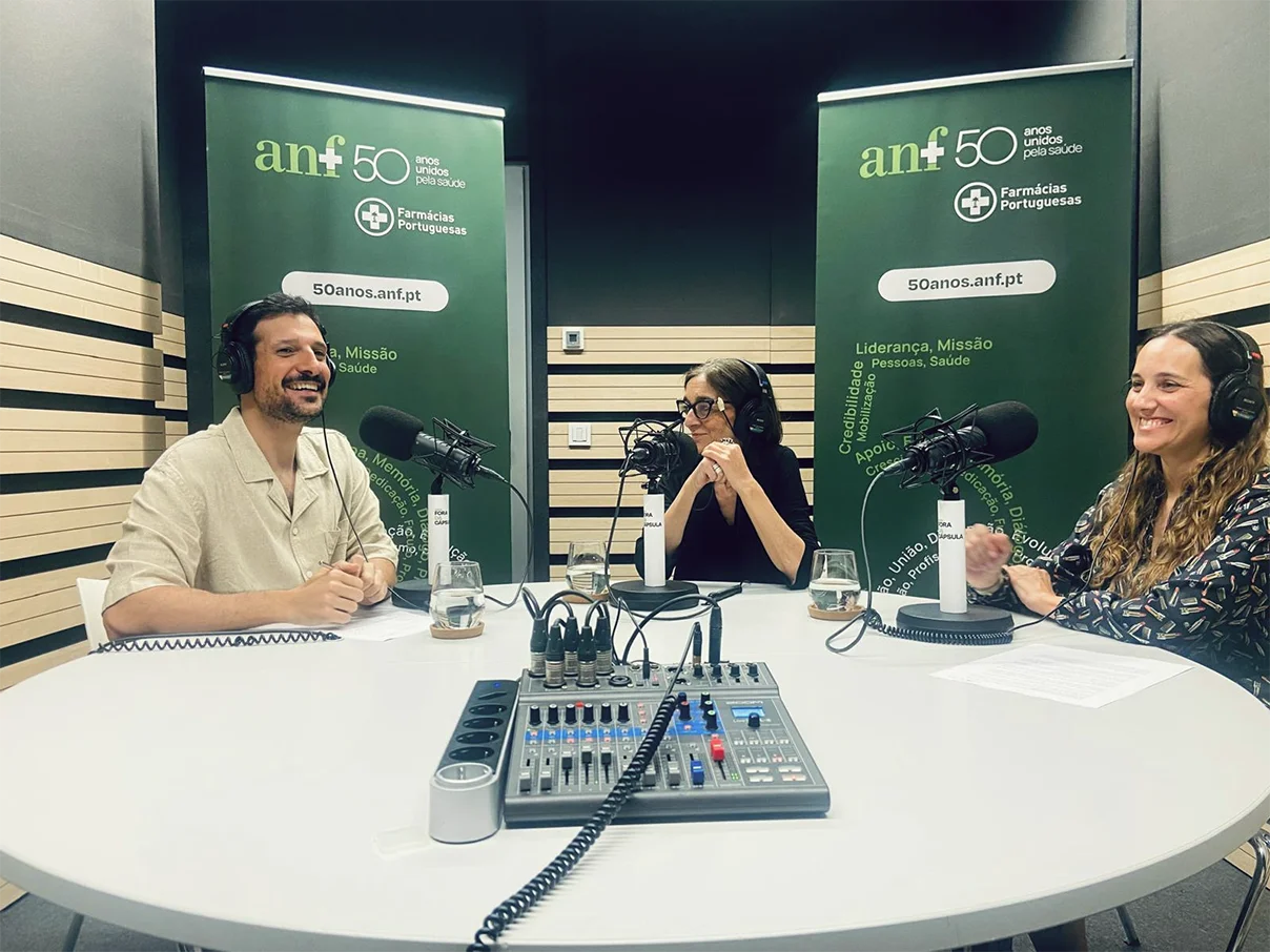 Fora da Cápsula #5 – Ana Matos Pires: «A informação de qualidade é produzida por quem sabe, como na farmácia»