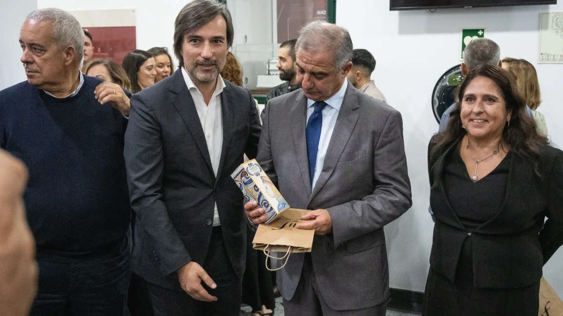 Pessoas a posar para a foto