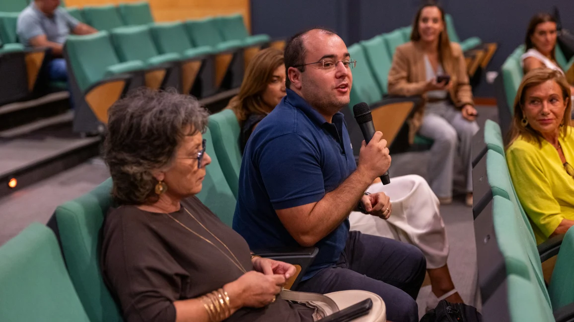 Pessoas em Conferencia